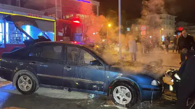 Karaman'da seyir halindeki otomobilde yangın çıktı