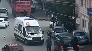 Sakarya'da feci kaza: Kamyonet ile çarpışan motosikletli can verdi!