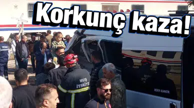 Muş'ta tren, servis minibüsüne çarptı: 17 öğrenci yaralandı!