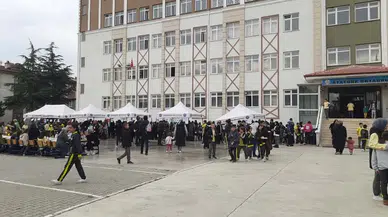 Vezirköprü’de öğrencilerden gazze’ye destek için hayır çarşısı