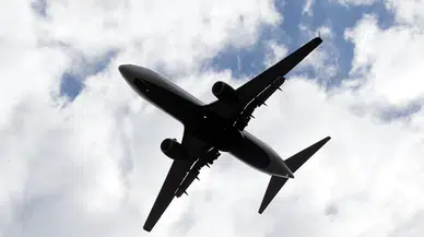 Binmediği uçak başına bela oldu! İngiliz kadının devletin hatası yüzünden yardımsız kaldı