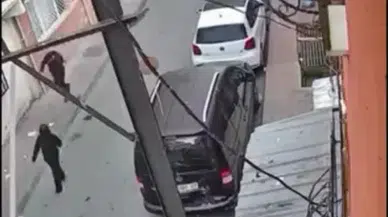 Beyoğlu'nda bir ortaokul öğrencisi arkadaşını boynundan bıçakladı!