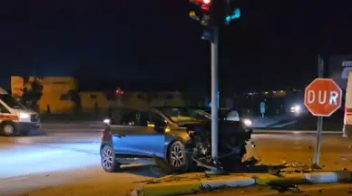 Çorum'da polis otosu ile otomobil çarpıştı: 2'si polis 4 yaralı!