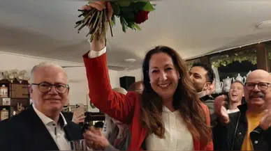 Yeni seçilen belediye başkanına bıçaklı saldırı! Durumu ağır