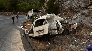 Antalya'da trafik kazası: 1 ölü, 1 yaralı