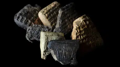 Bakan Ersoy, Aççana Höyük'te Tunç Çağı'na ait çivi yazılı tabletler bulunduğunu açıkladı!