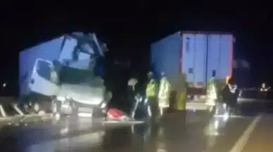 Konya'da kamyon devrildi: 2 ölü, 1 yaralı!