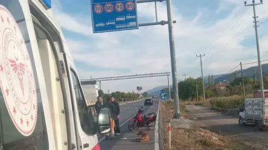 Afyonkarahisar’da köpeğe çarpmamak için manevra yapan motosiklet sürücüsü bariyerlere çarptı