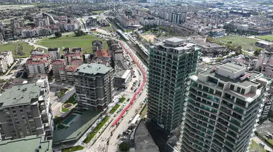 Bursa’da 500 metrelik dev Türk Bayrağıyla çoşkulu Cumhuriyet korteji