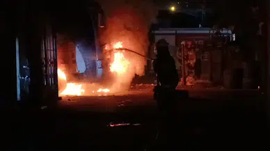 Kahramanmaraş’ta park halindeki otobüs yandı