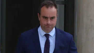 Fransa’da hükümet krizi: Lecornu’nun koltuğu sallanıyor