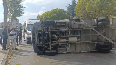 Çorum’da kamyonet ile otomobil çarpıştı: 1’i çocuk 5 kişi yaralandı!