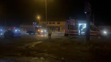 Erzincan'da yolcu otobüsü ile otomobil çarpıştı: 1 kişi yaralandı