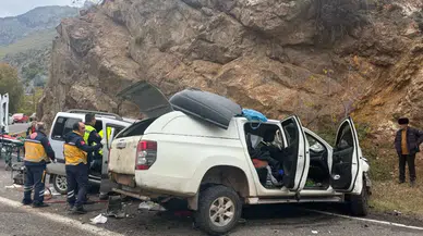 Artvin'de zincirleme kaza: 3 araç birbirine girdi! 4 yaralı