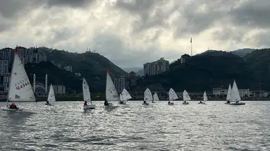 Trabzon’da Cumhuriyet coşkusu denizde yaşandı