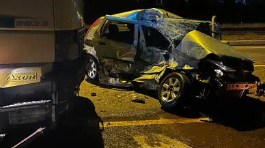 Bolu'da otomobil kamyonla çarpıştı: 1 ölü!