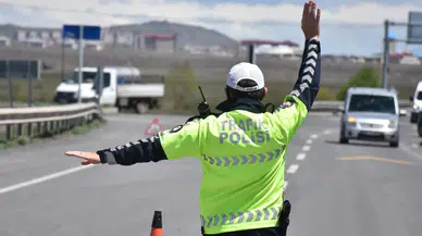 Esenler’de trafikte tartışma çıkaran 2 sürücü ve 1 yolcuya para cezası