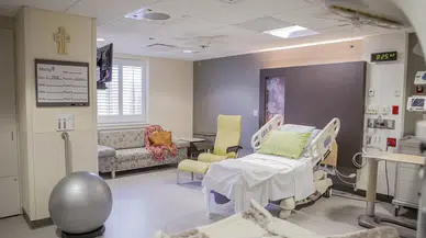 16 yaşındaki çocuk, karın ağrısı şikayetiyle gittiği hastanede doğum yaptı