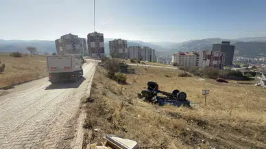 Tokat’ta traktör devrildi: 2 kişi yaralandı