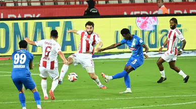 Trendyol Süper Lig'de Çaykur Rizespor, Antalyaspor'u 5-2 yendi