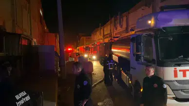 Bursa'da mobilya imalathanesinde yangın çıktı