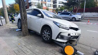 Afyonkarahisar'da otomobiller çarpıştı: Çok sayıda yaralı var