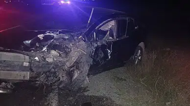 Afyonkarahisar'da korkunç kaza! Taksi ile otomobil çarpıştı: 1 ölü, 8 yaralı