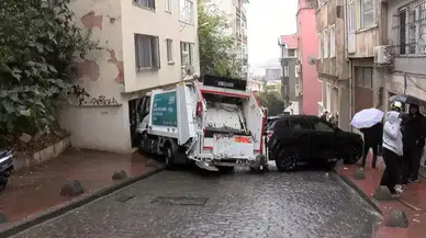 Beyoğlu'nda çöp kamyonu 5 araca ve bir evin duvarına çarptı: 3 kişi yaralandı