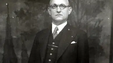 Ahmet Esat Tomruk kimdir?