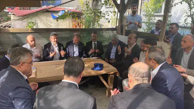 Kocaeli Valisi Aktaş, fabrika yangınında ölen işçilerin ailelerini ziyaret etti!