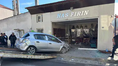 Edirne’de otomobil fırına girdi: 4 kişi yaralandı