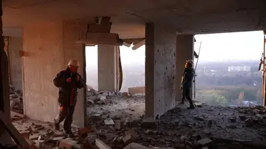 Rus İHA'sı Kiev’de apartmanları vurdu: Ölü ve yaralılar var