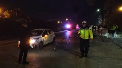 Antalya'da otomobil ile motosiklet çarpıştı: 2 yaralı!