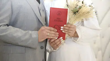 Nikah salonlarında 11.11 yoğunluğu! Çiftler uğurlu tarihte 'evet' dedi
