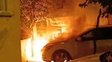 Batman'da park halindeki otomobil alevlere teslim oldu!