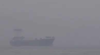 İstanbul'da yoğun sis: Göz gözü görmüyor!