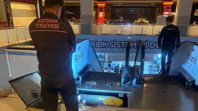Batman'da yürüyen merdivene düşen 2 yaşındaki kızın parmağı koptu
