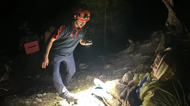 Antalya'da dağlık alanda mahsur kalan Ukraynalı turist kurtarıldı