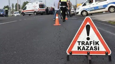 Ataşehir’de zincirleme kaza: 3 araca çarpıp takla attı