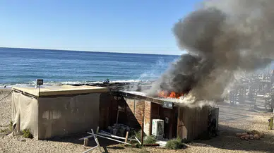 Alanya'da büfe yangını!