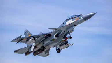 Rusya'da Su-30 savaş uçağı düştü: Mürettebat hayatını kaybetti
