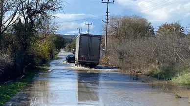 Çanakkale'de kuvvetli yağış nedeniyle Tuzla Çayı taştı