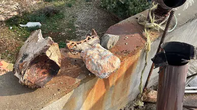 Osmaniye’de bir evin bacasına yıldırım düştü!