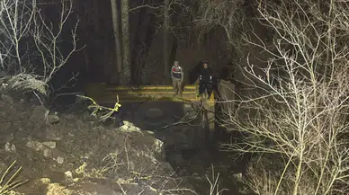 Ardahan'da kamyon devrildi: Sürücü hayatını kaybetti