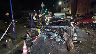 Üsküdar’da zincirleme kaza: 3 kişi yaralandı, Tofaş marka araç hurdaya döndü