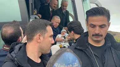 Cumhurbaşkanı Erdoğan'ın bebek sevgisi: Konvoyu durdurdu!