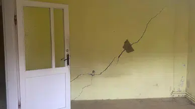 Beykoz'da duvarlarında çatlaklar oluşan 2 bina tehliye edildi