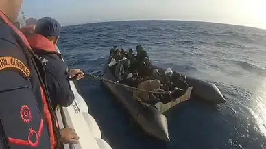 İzmir açıklarında 18 düzensiz göçmen yakalandı, 25 göçmen kurtarıldı!