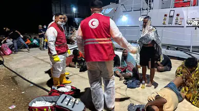 Libya açıklarında 95 göçmeni taşıyan tekneler alabora oldu: Çok sayıda ölü var