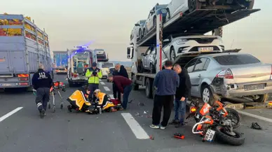 TEM’de korkutan kaza! Motosiklet tıra çarptı: 1 yaralı